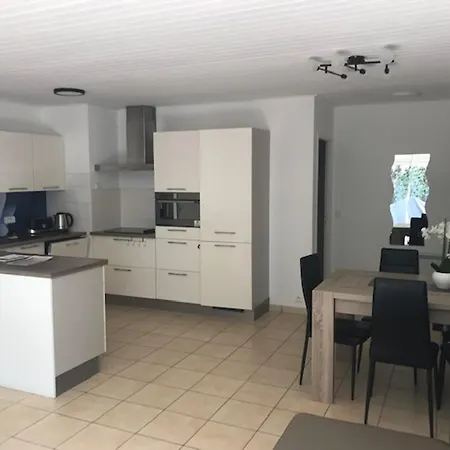 Maison Spacieuse Au Cœur De La Verdure, Proche De La Forêt, Idéale Pour Familles Et Cyclistes - Fr-1-323-520